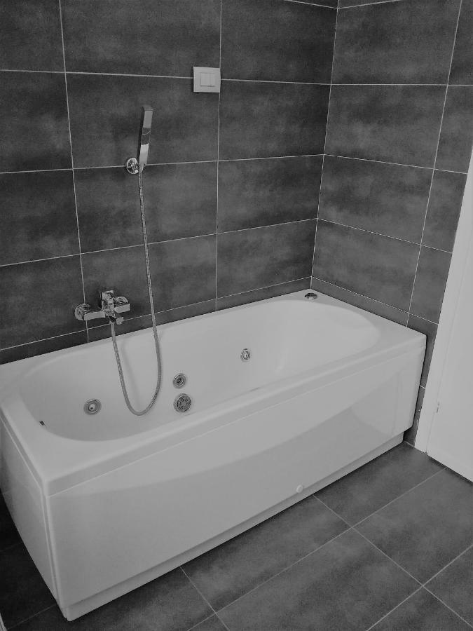 Casale Cadeloro Apartman Nebbiuno Kültér fotó